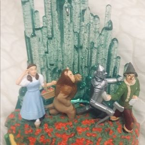 Hallmark Ornament x-mas Wizard of Oz Light & Sound